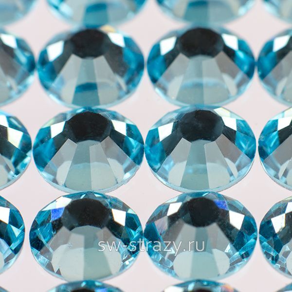 YHB 28 ss20 Aqua Bohemica F 105